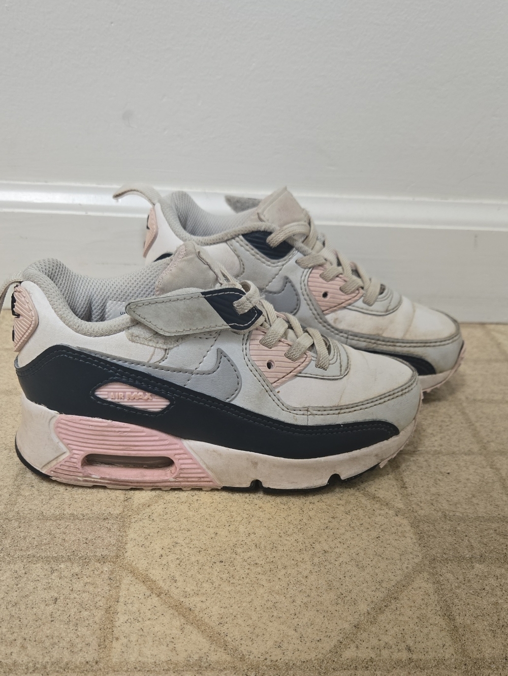 Nike Kids Air Max 90 Easy-On Sneakers in White, Pink & Black 11C